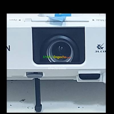 Brand New EPSON ProjectorWith manual  CD and cartoon Model name:  EB -X49Hardware interfa
